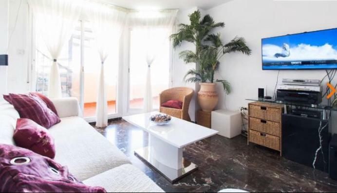 Penthouse With Private Roof Terrace And Jacuzzi Appartement Fuengirola Buitenkant foto